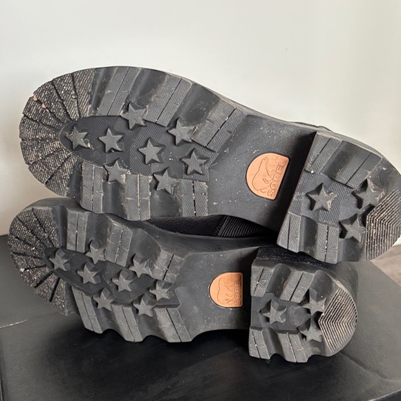 SOREL Chelsea Boots - Picture 5 of 9